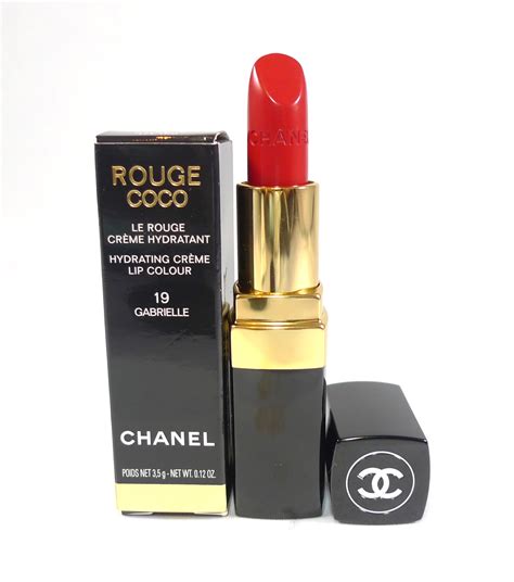 chanel gabrielle lipstick review.